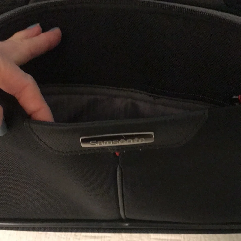 New Samsonite Black Carry On Shoulder Bag Computer Compartment Suitcase Luggage